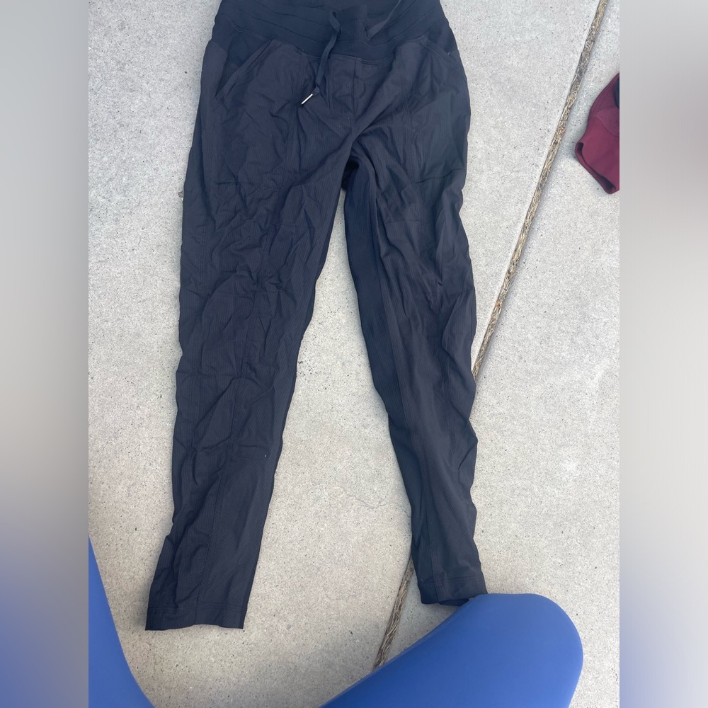 Lululemon gently used, size 8, dance studio crop